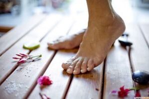Prevention of sweaty warts